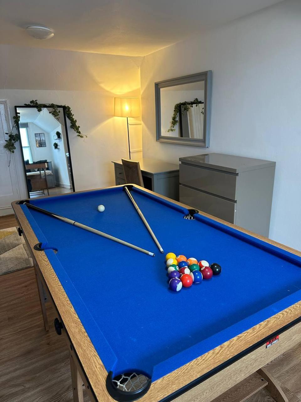 3 Bed Flat With Pool Table Apartment Cambridge  Exterior photo